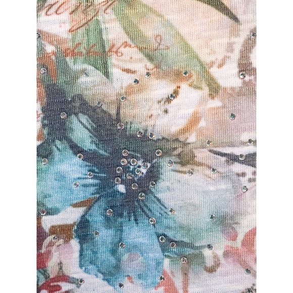 From Time and Tru It's a 2X with 3 quarter ruffel sleeves . - Picture 5 of 7